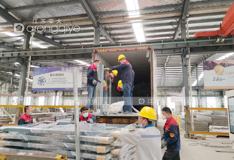 榮大公交候車(chē)亭出口案例