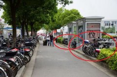 公交站臺(tái)變身公共自行車棚