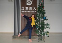 江蘇榮大候車亭生產廠家的暖心圣誕節