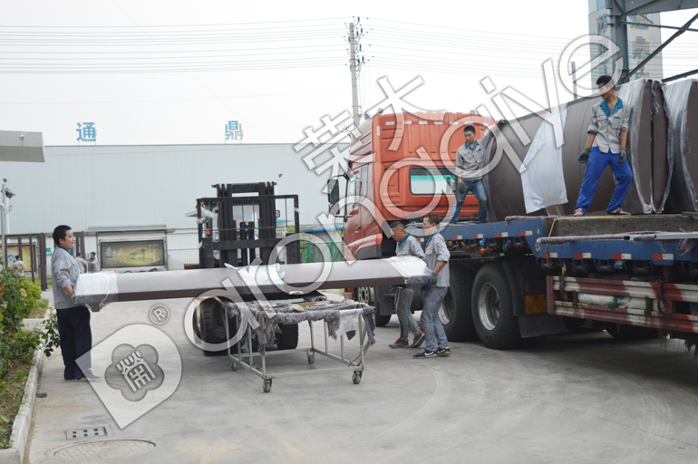 陜西公交候車亭裝車圖一